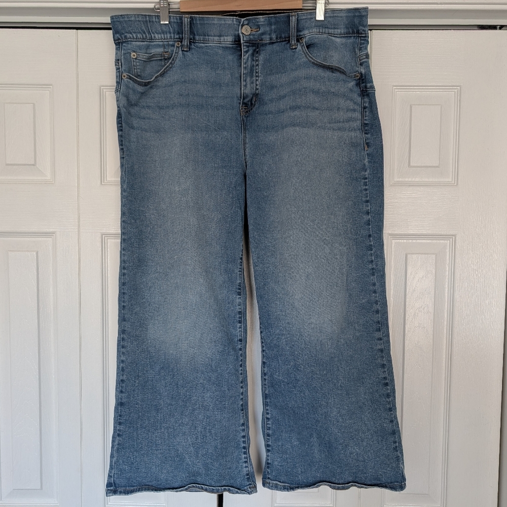Torrid Bombshell Wide Leg Ankle Jeans